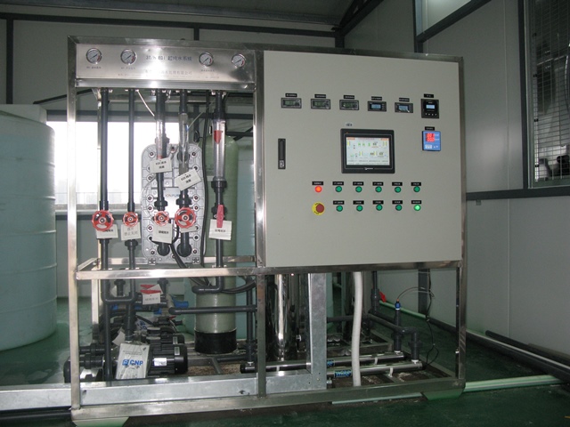 Máquina desionizada 500LPH RO+EDI para piezas de limpieza del cliente (Requisito del cliente: agua tratada: 10Ω)